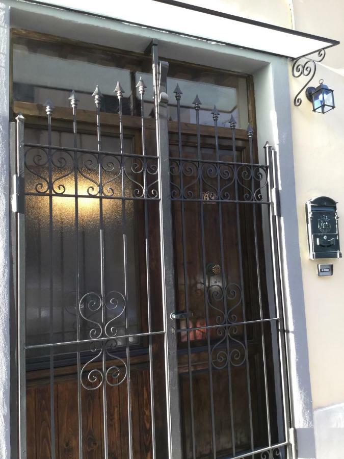 New Maria'S House Livorno. Il Cisternone Apartamento Exterior foto